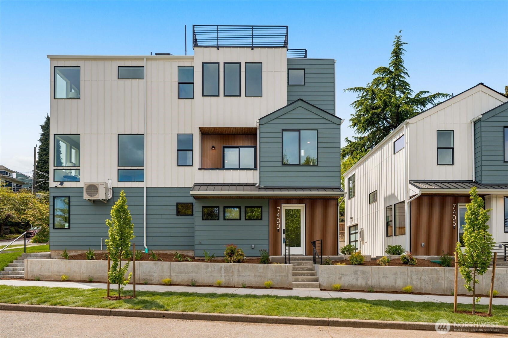 7403 Dayton Avenue N, Seattle, WA 98103, photo 2 of 2