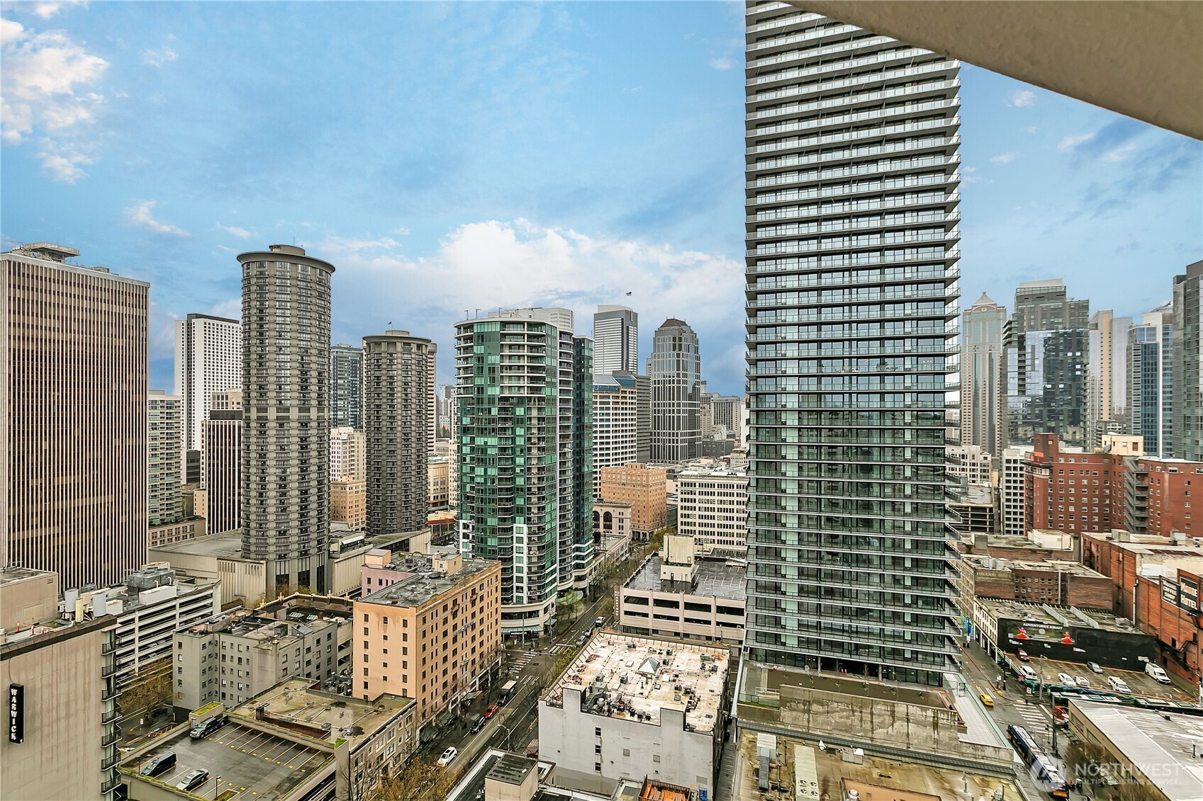 2100 3rd Avenue #2606, Seattle, WA 98121, photo 4 of 40