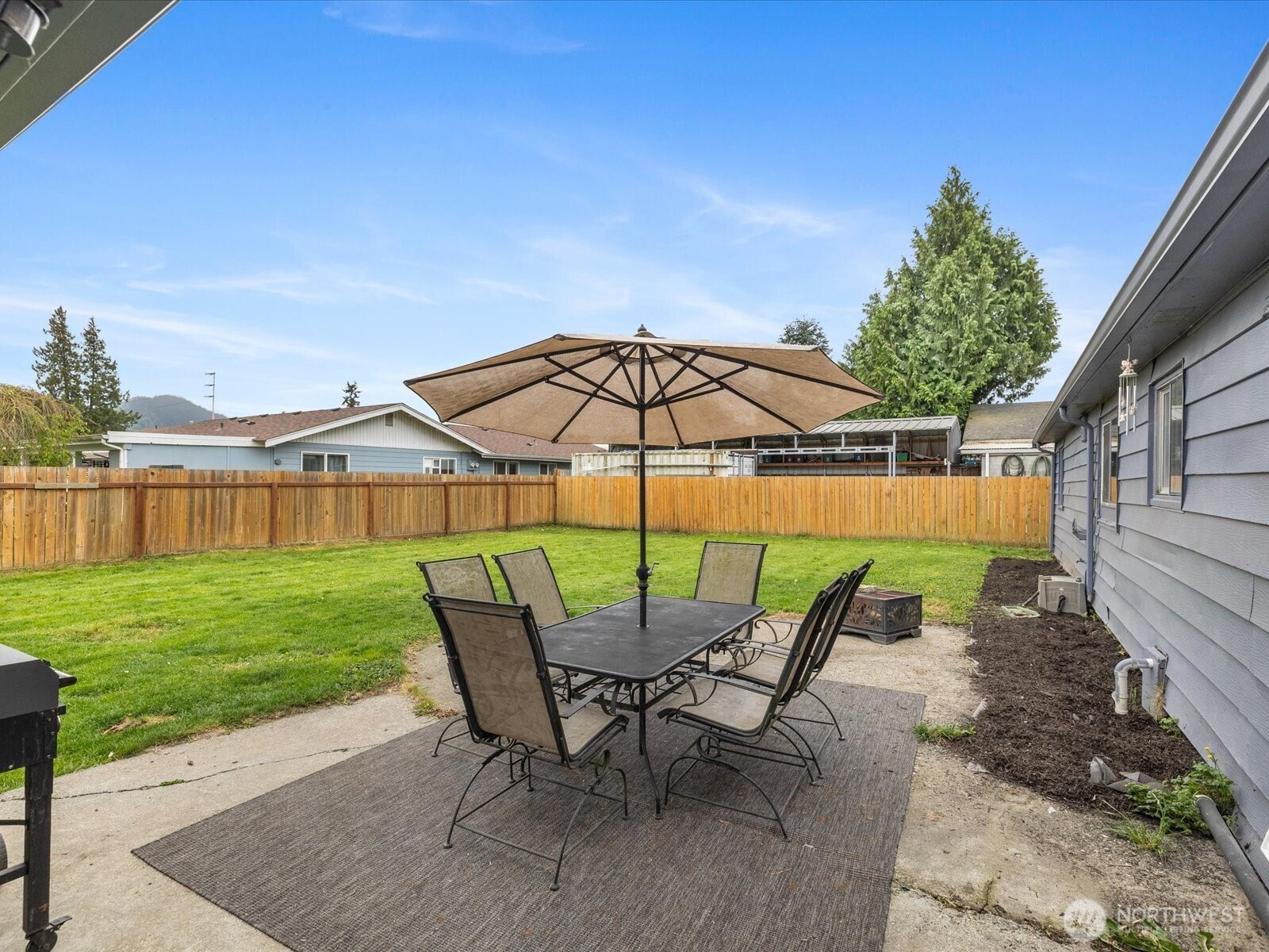 1922 S Wall Street, Mount Vernon, WA 98273, photo 2 of 2