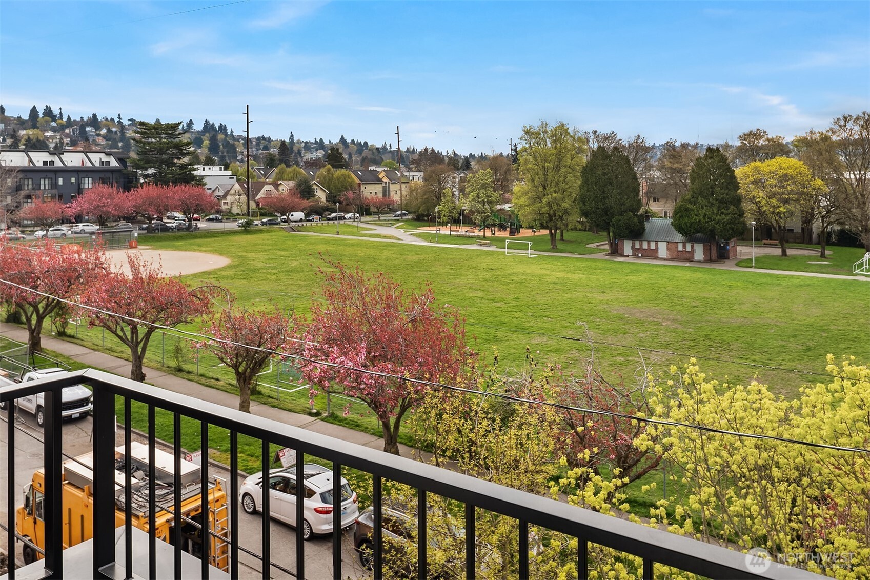 932 NW 54th Street, Seattle, WA 98107, photo 4 of 27
