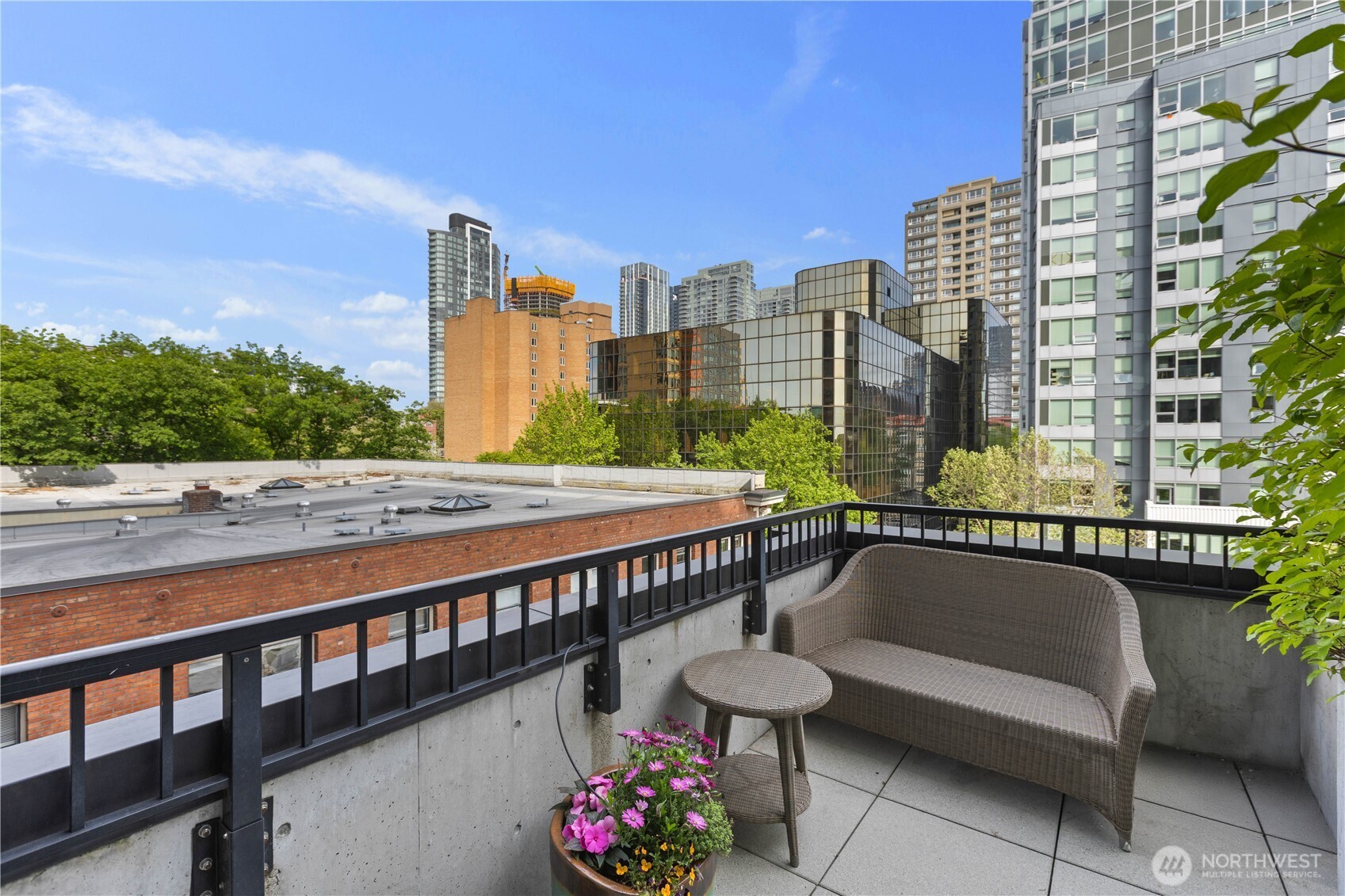 2720 3rd Avenue #509, Seattle, WA 98121, photo 5 of 37