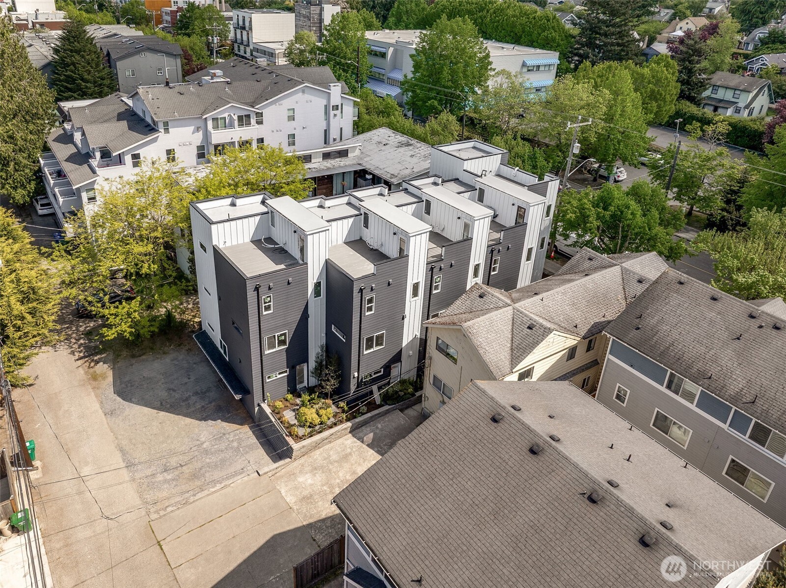 3449 California Avenue SW #B, Seattle, WA 98116, photo 2 of 28