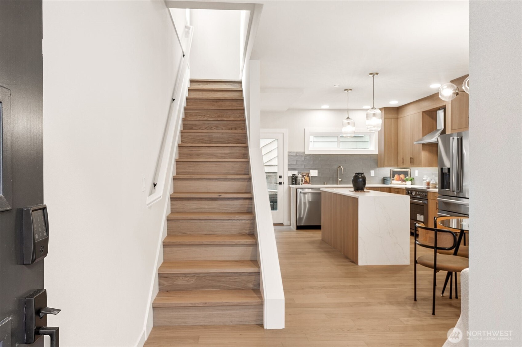 3449 California Avenue SW #B, Seattle, WA 98116, photo 3 of 28