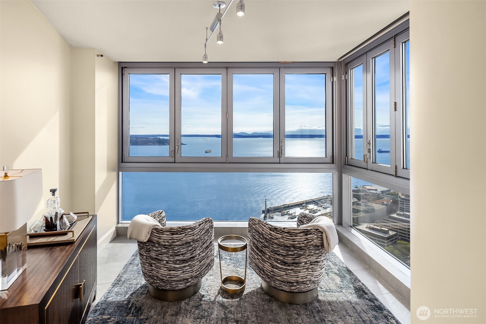 1521 2nd Avenue #PH3800, Seattle, WA 98101, photo 5 of 34