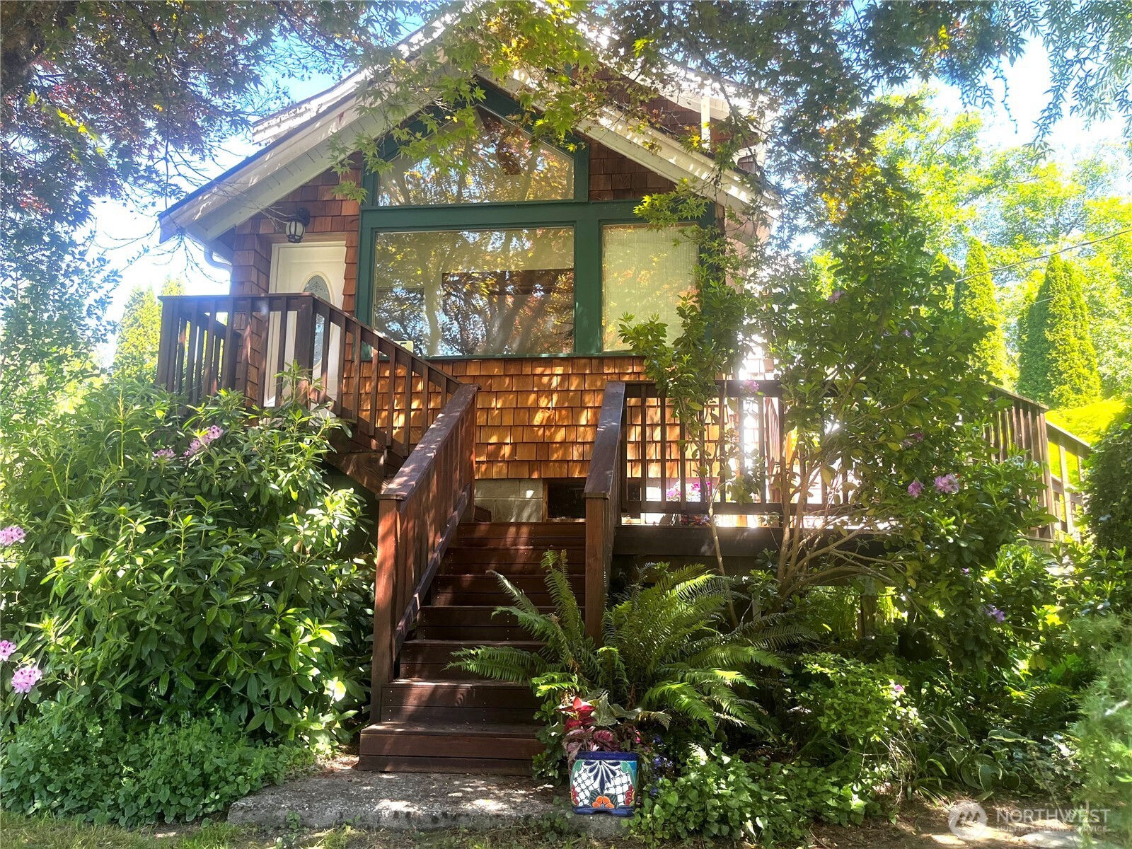 435 Noble Avenue