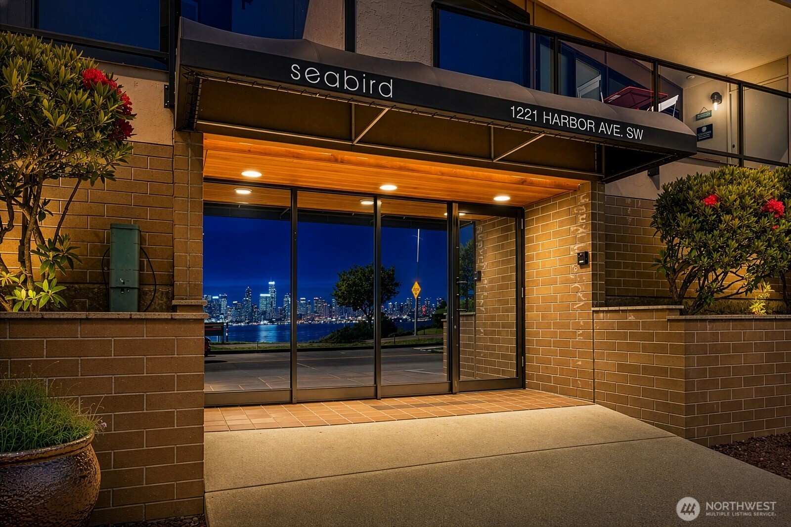 1221 Harbor Avenue SW #105, Seattle, WA 98116-1745, photo 5 of 25