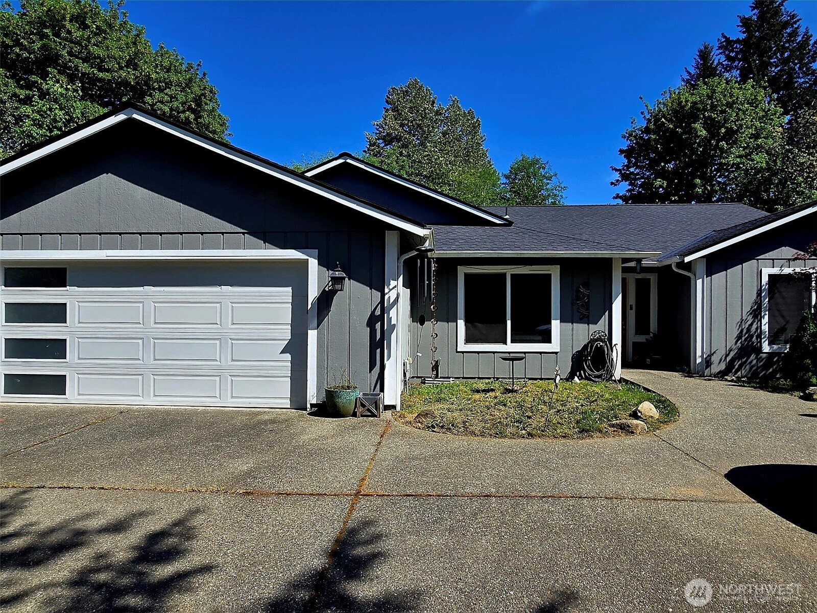 6611 Crescent Beach rd Road NW