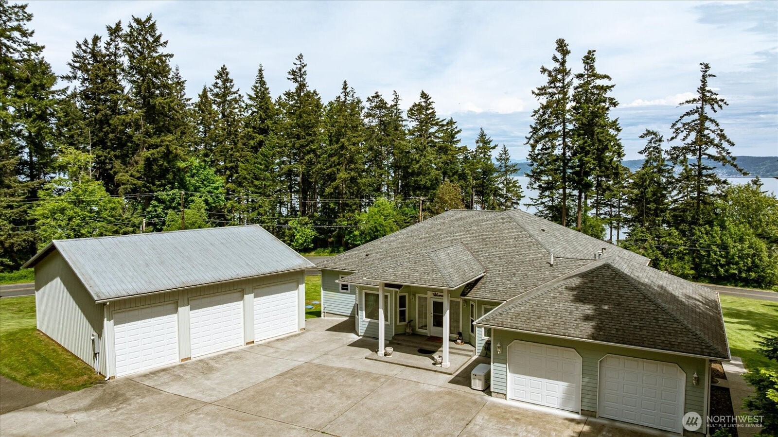 152 E Morris Road, Coupeville, WA 98239, photo 2 of 2