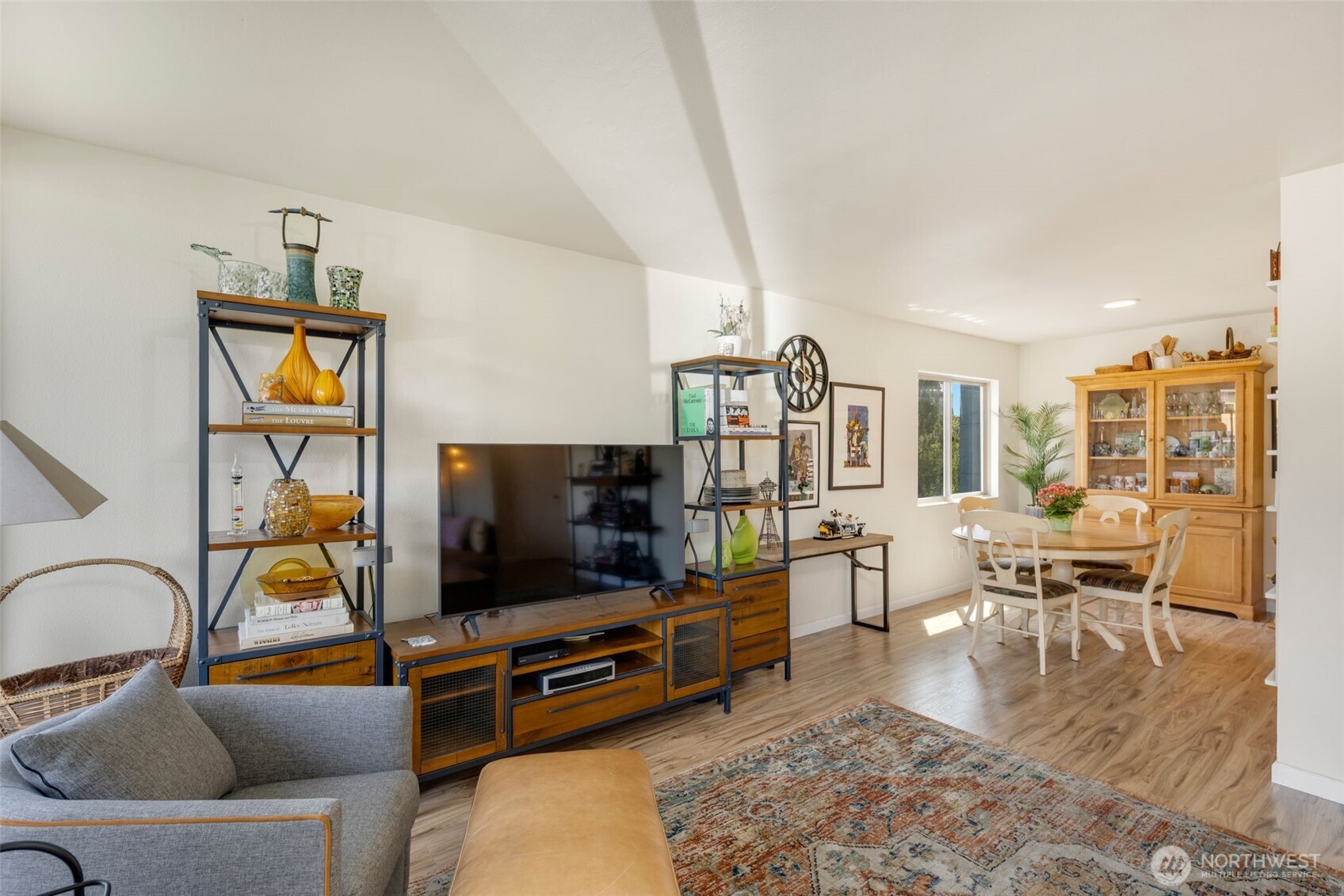 507 W Mercer Street #704, Seattle, WA 98119, photo 4 of 29