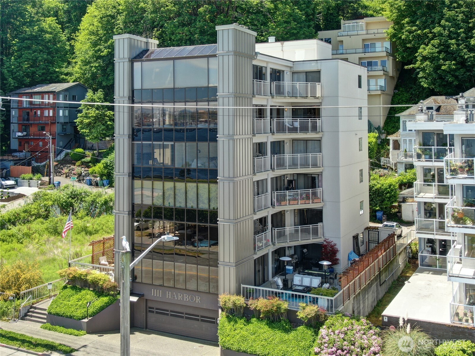 1111 Harbor Avenue SW #500, Seattle, WA 98116, photo 2 of 40