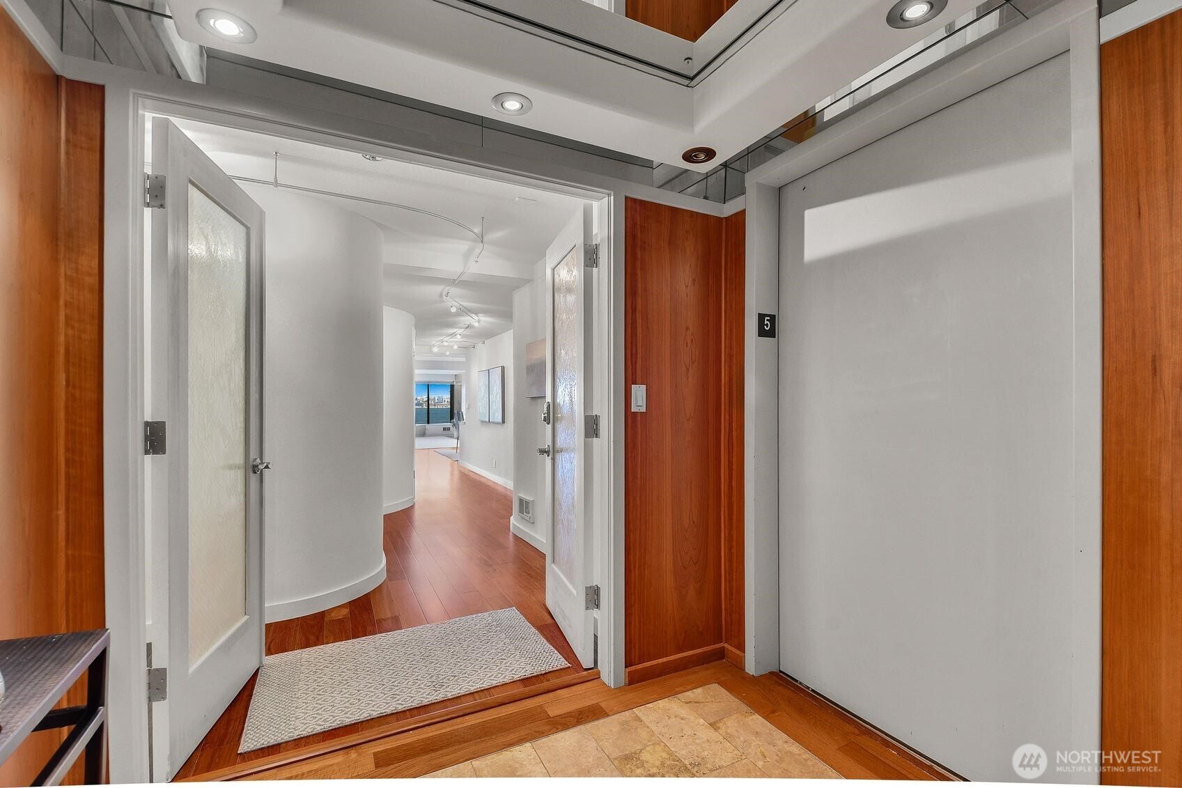 1111 Harbor Avenue SW #500, Seattle, WA 98116, photo 4 of 40