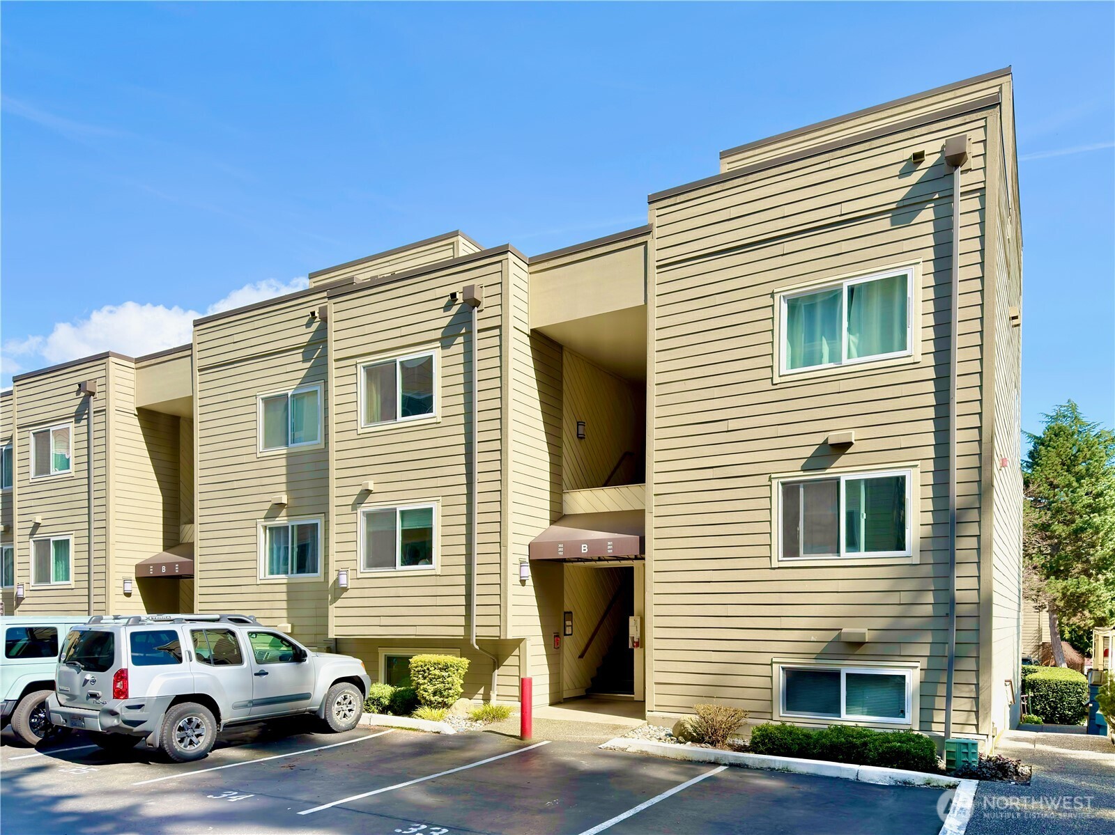 5834 NE 75th Street #B202, Seattle, WA 98115, photo 5 of 36