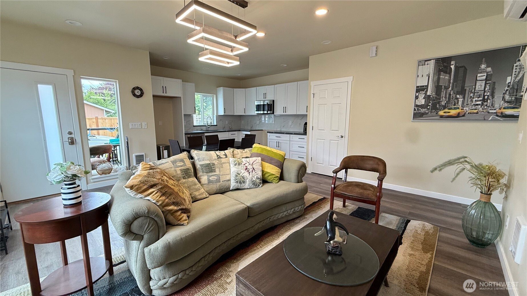 9025 38th Avenue S, Seattle, WA 98118, photo 2 of 29