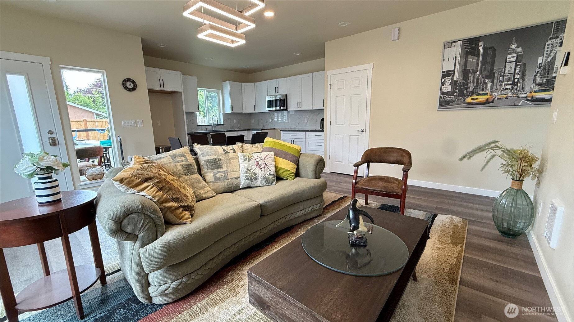 9025 38th Avenue S, Seattle, WA 98118, photo 4 of 29