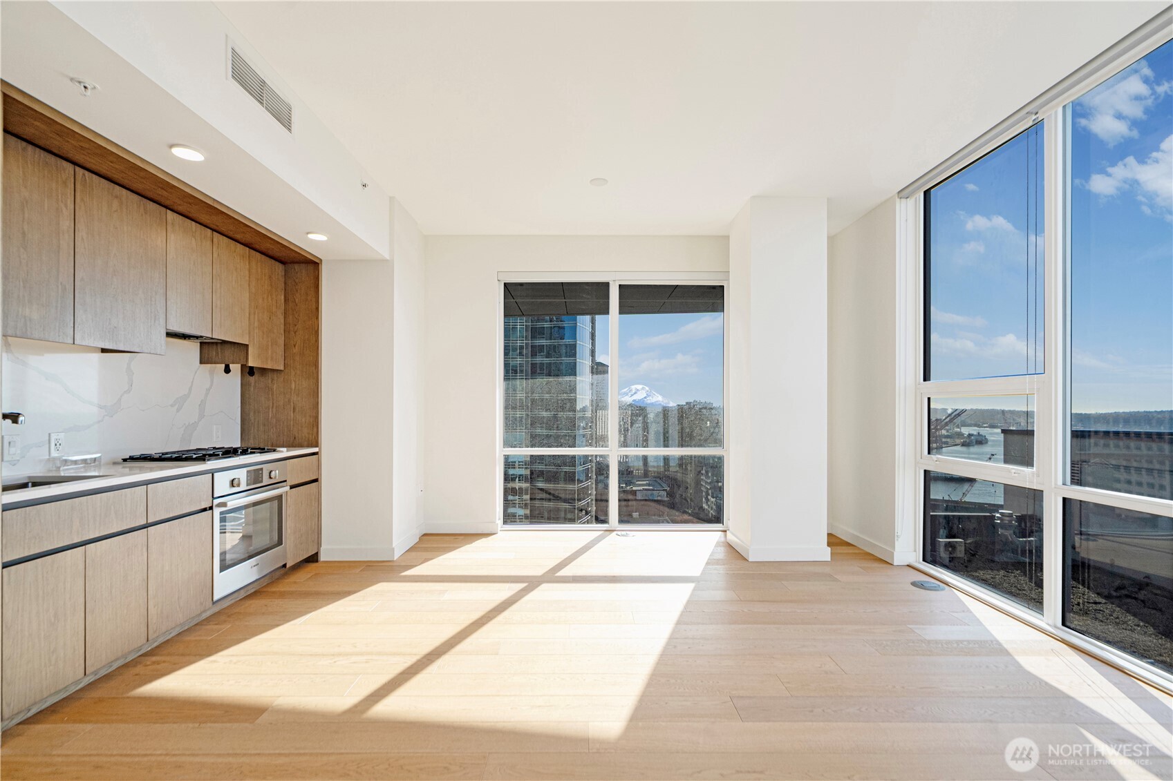 121 Stewart Street #1605, Seattle, WA 98101, photo 4 of 38
