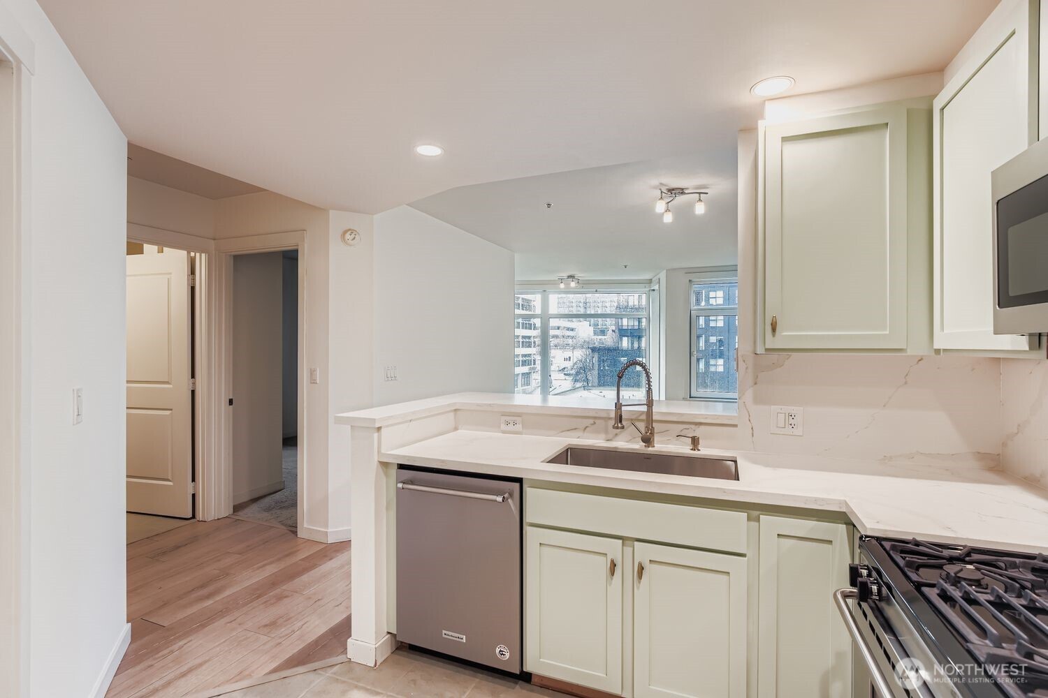 2607 Western Avenue #612, Seattle, WA 98121, photo 5 of 28