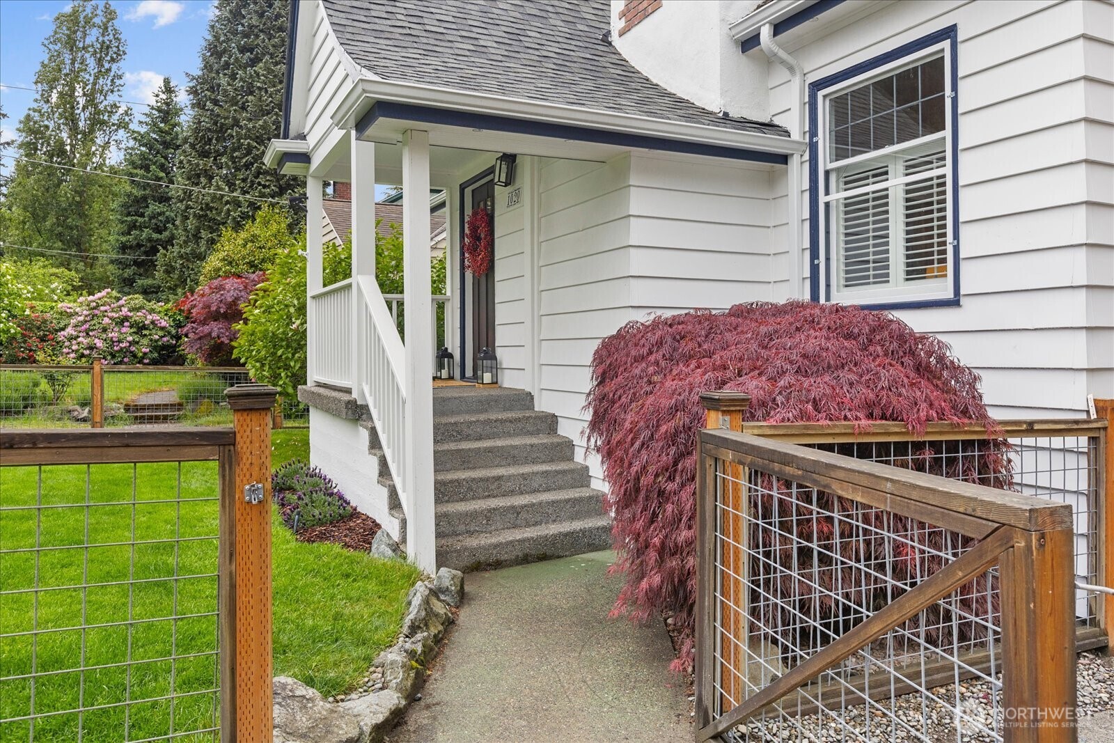 1020 NE 100th Street, Seattle, WA 98125, photo 2 of 38