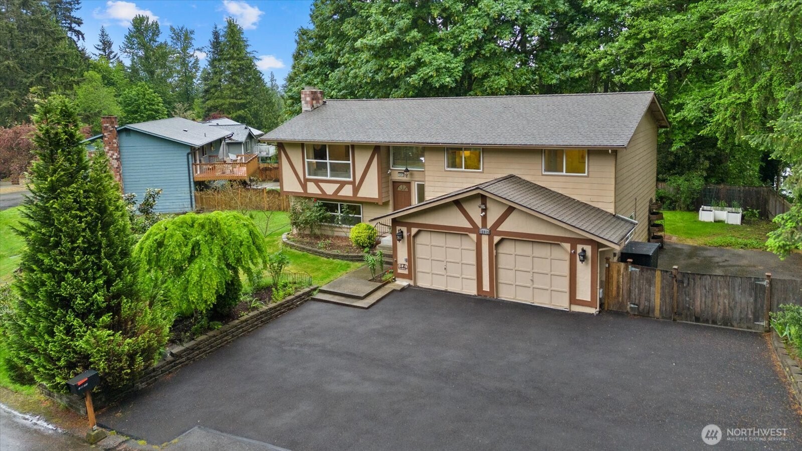 15912 174th Avenue NE, Woodinville, WA 98072, photo 2 of 2