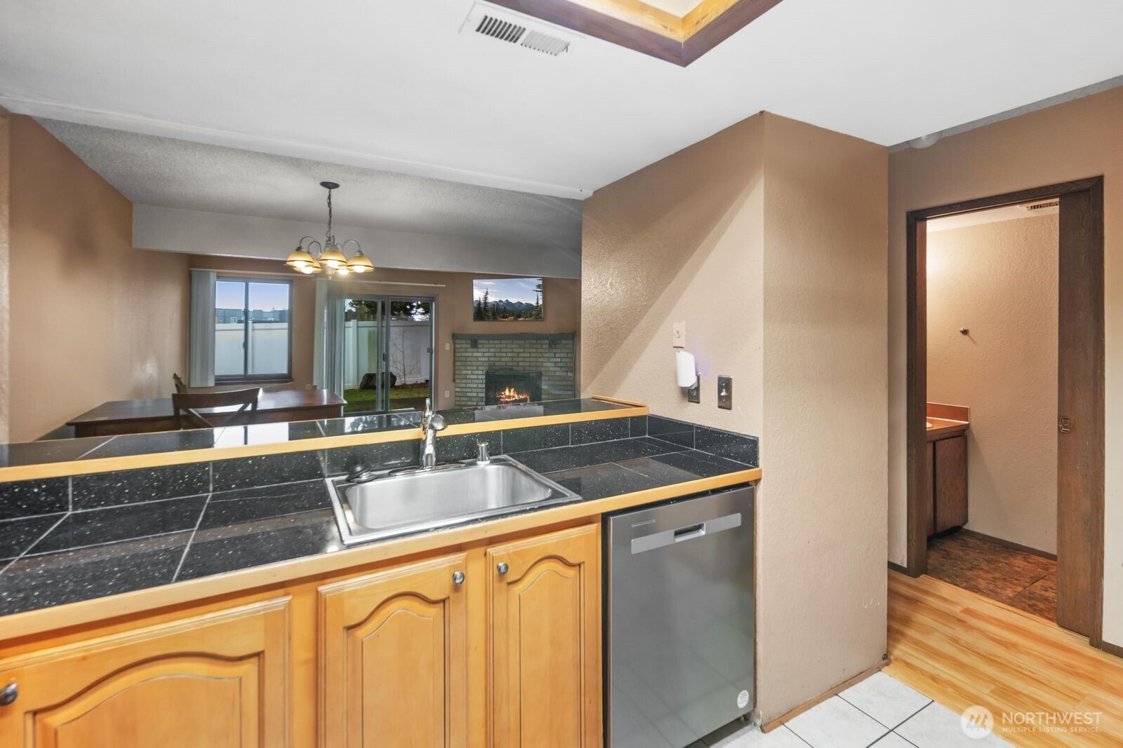323 SW 112th Street #102, Seattle, WA 98146, photo 4 of 32
