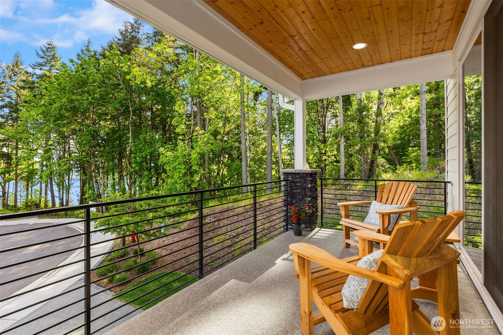 1762 NE Crystallia Court