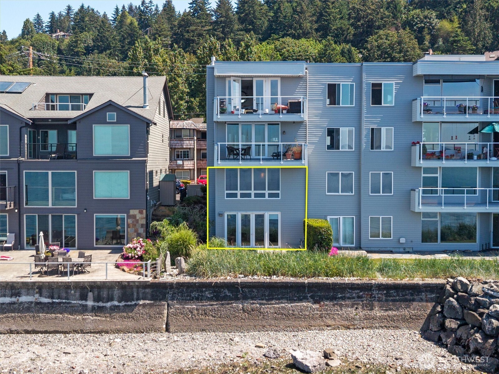 4163 Beach Drive SW #102, Seattle, WA 98116, photo 3 of 40