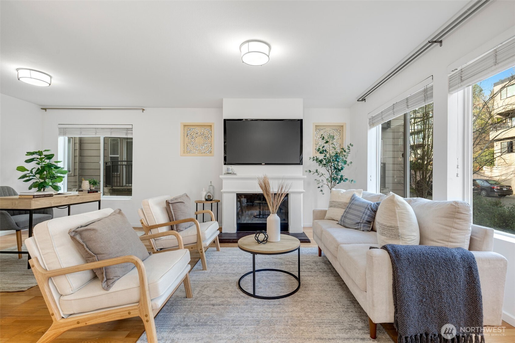 500 Aloha Street #211, Seattle, WA 98109, photo 2 of 40