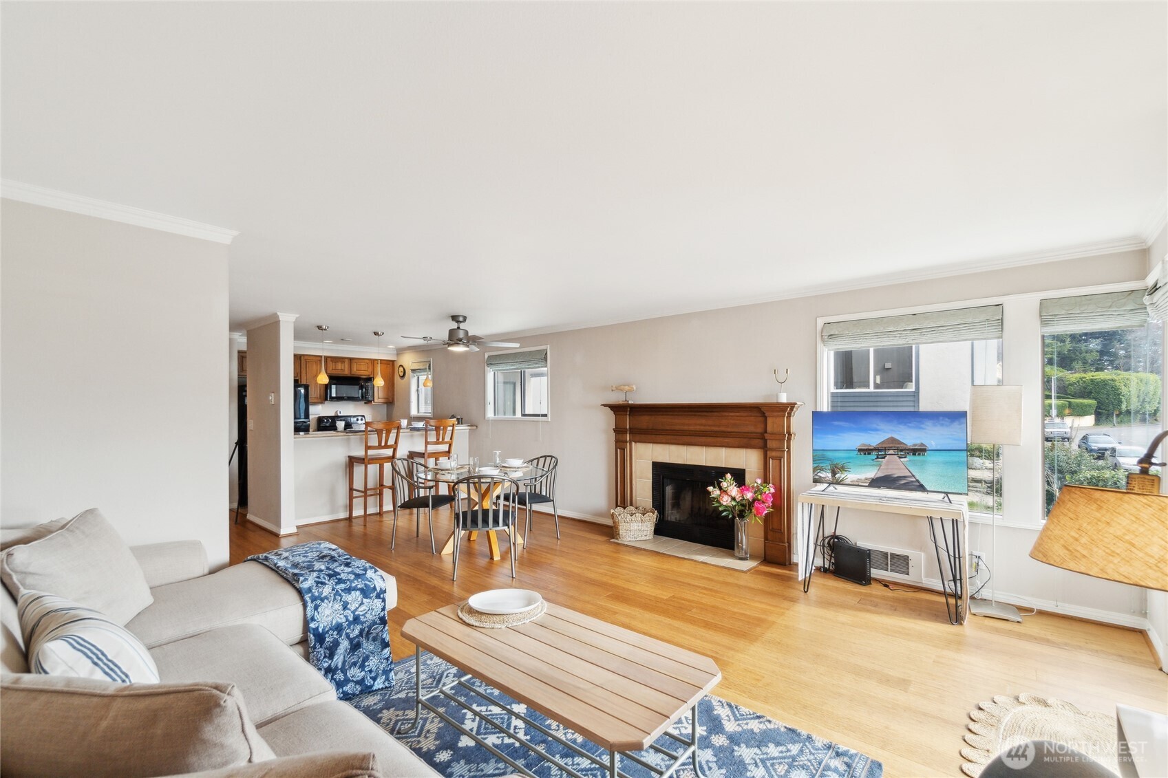 4222 Beach Drive SW #202, Seattle, WA 98116, photo 5 of 31