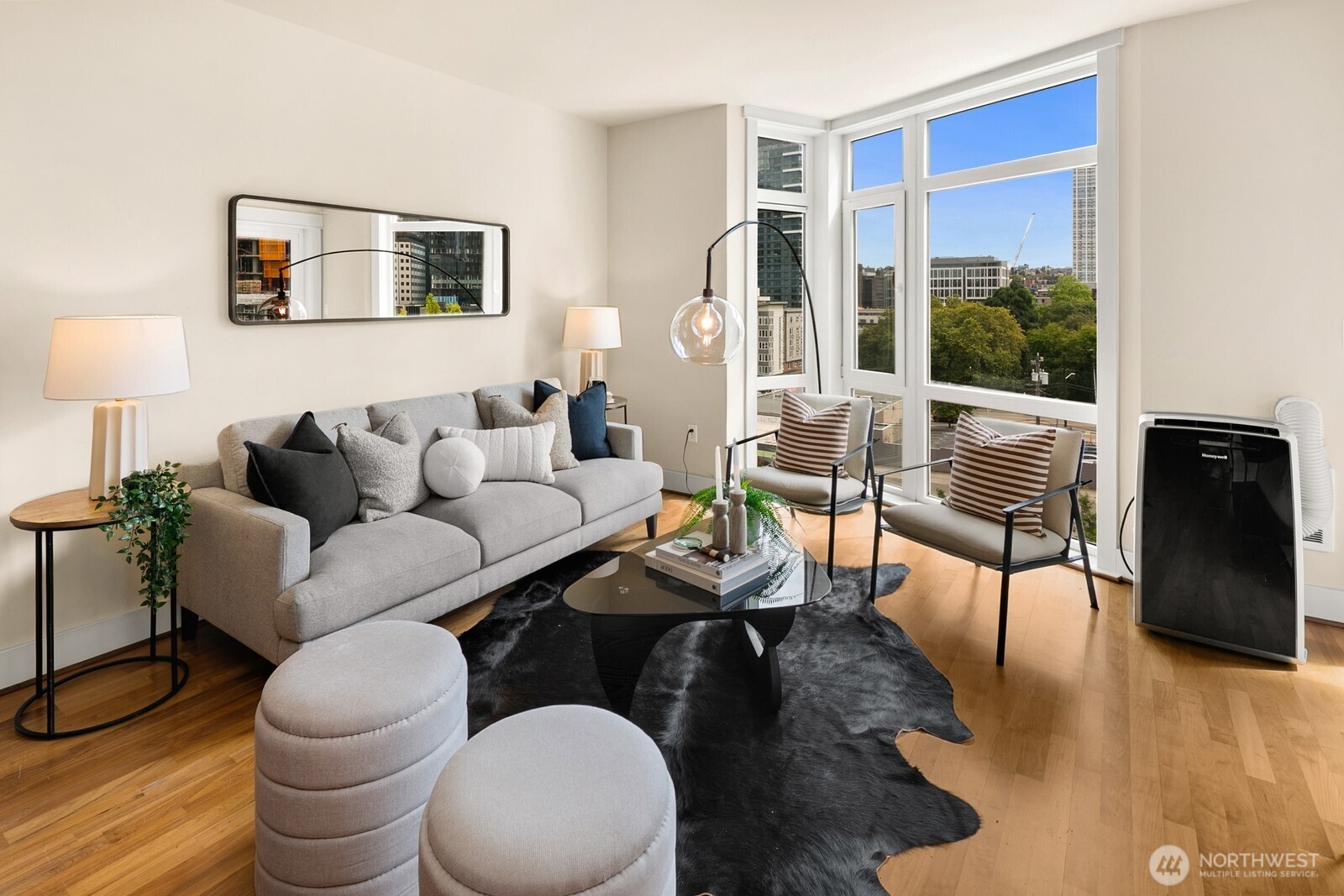 699 John Street #617, Seattle, WA 98109-5062, photo 4 of 31