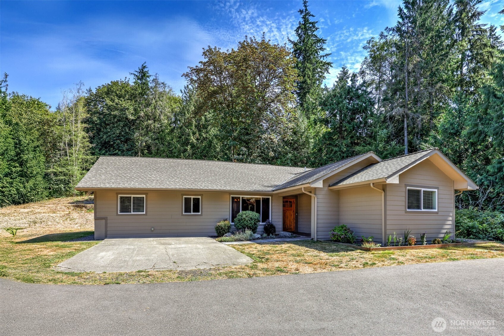 4655 NE Thunder Lane
