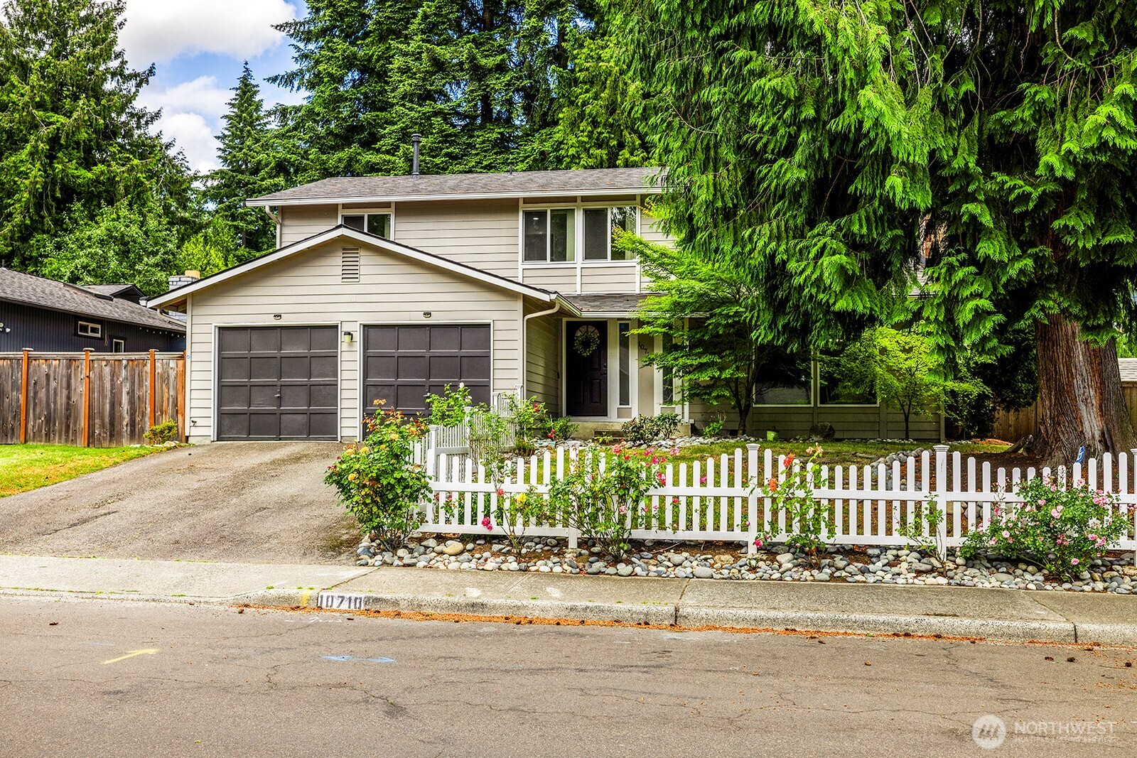 10710 126th Place NE, Kirkland, WA 98033, photo 2 of 2