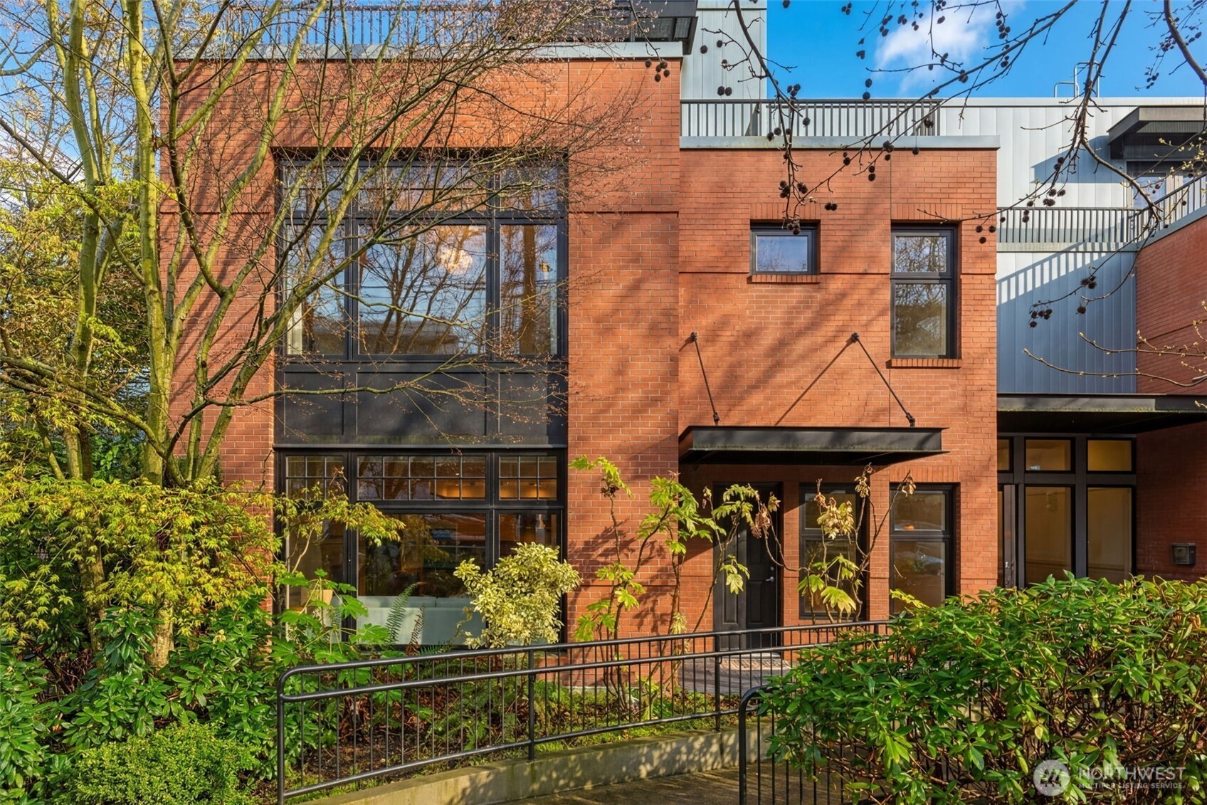 1 Ward Street #C, Seattle, WA 98109, photo 2 of 40