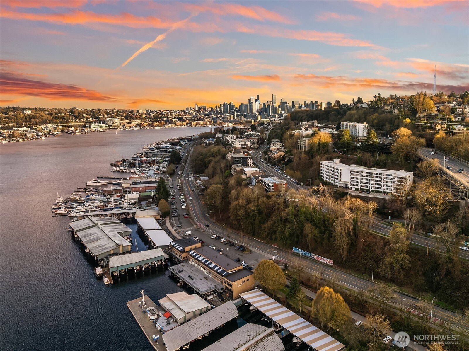 2565 Dexter Avenue N #401, Seattle, WA 98109, photo 3 of 36