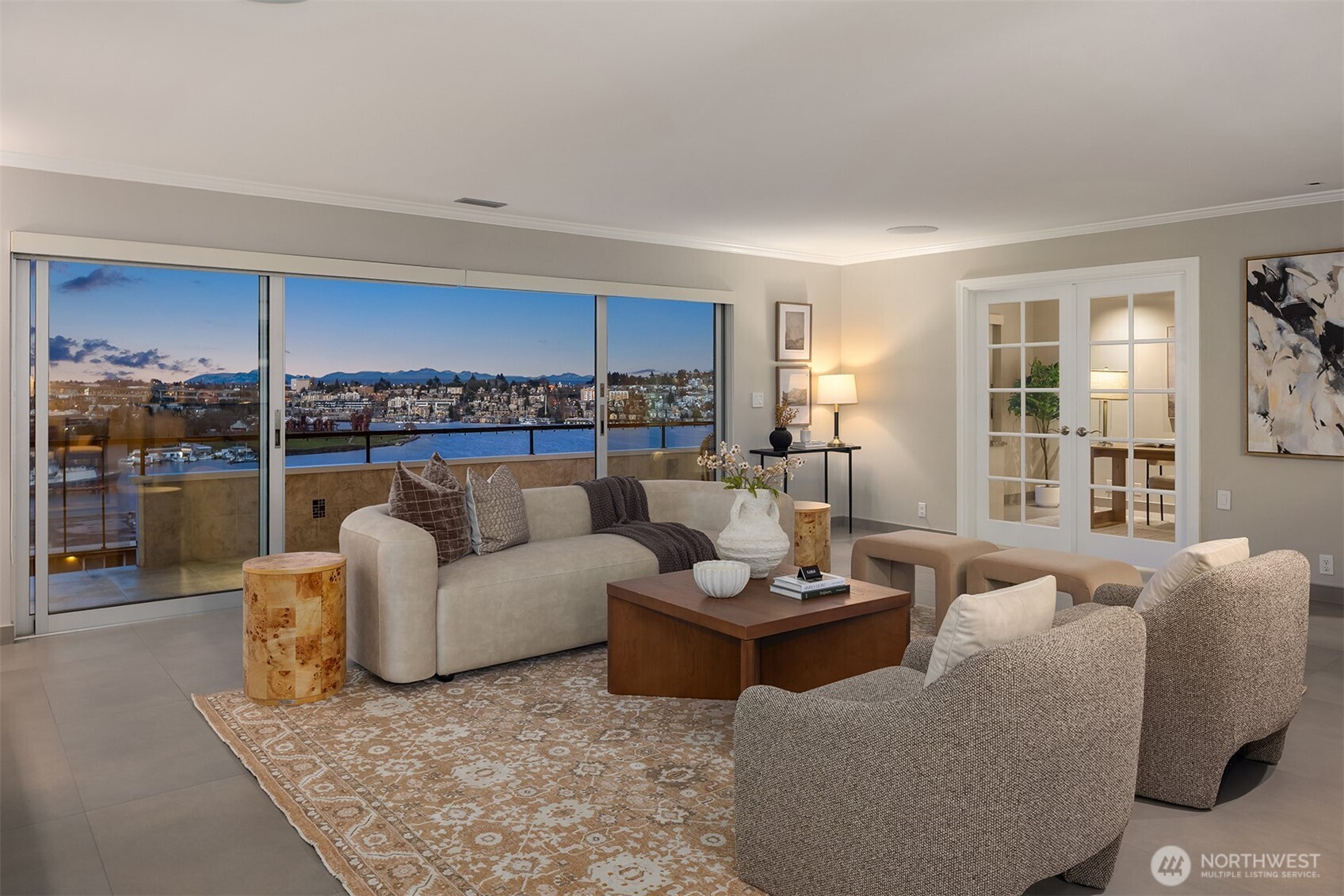 2565 Dexter Avenue N #401, Seattle, WA 98109, photo 5 of 36