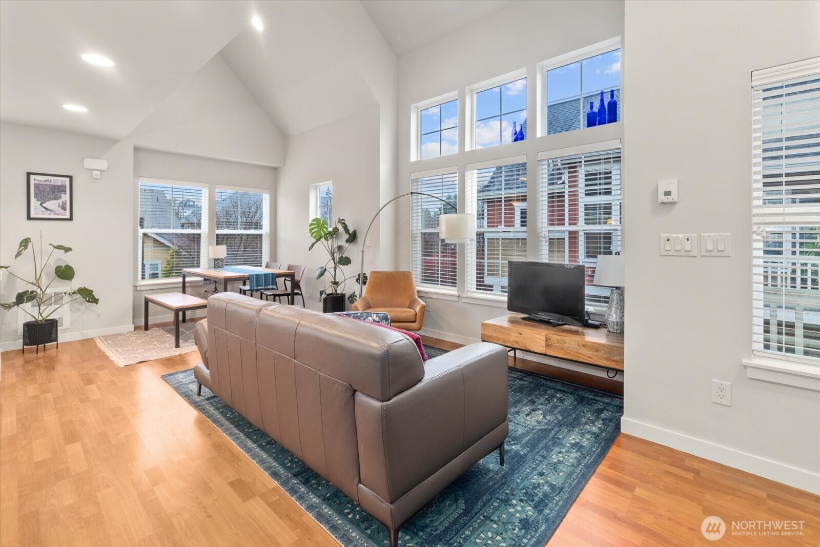 5912 31st Avenue SW, Seattle, WA 98126-2910, photo 4 of 25