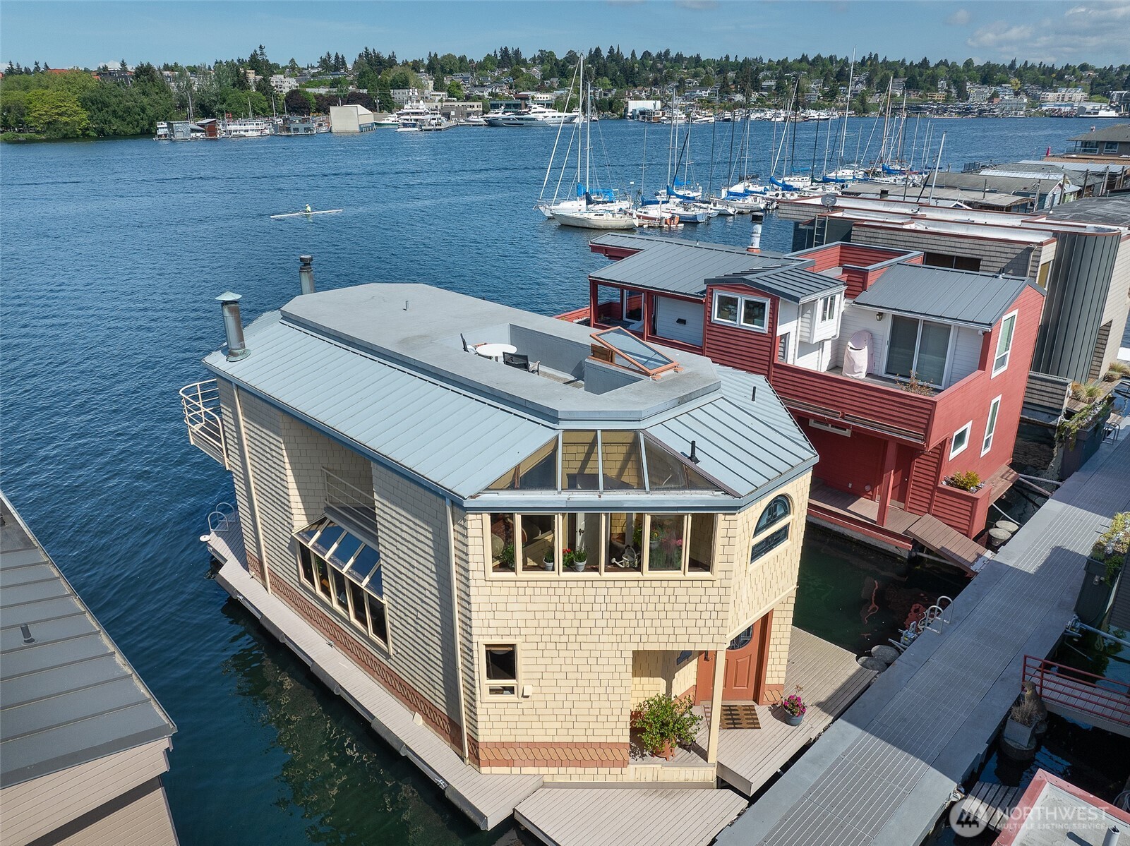 10 E Roanoke Street #8, Seattle, WA 98102, photo 4 of 34