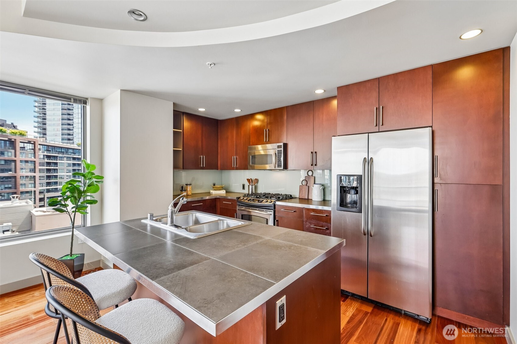 910 Lenora Street #S1201, Seattle, WA 98121, photo 2 of 40