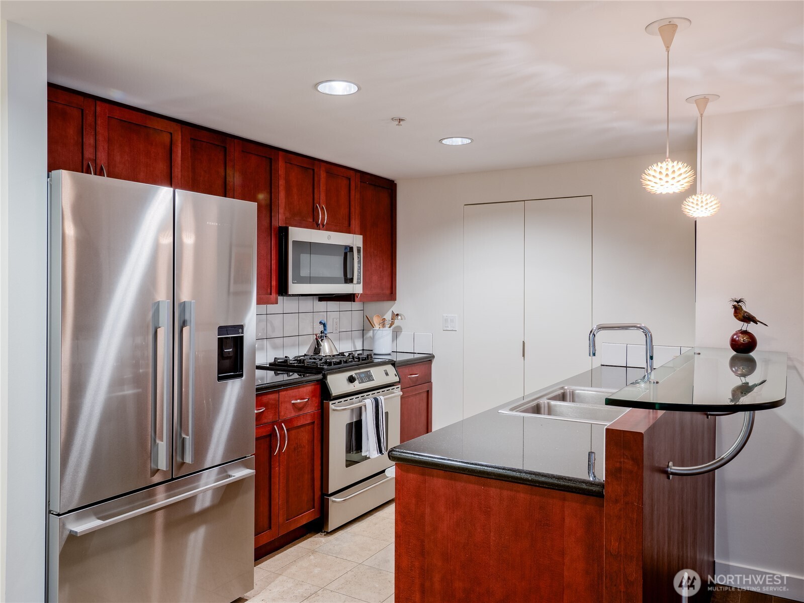 2929 1St Avenue #207, Seattle, WA 98121, photo 4 of 40