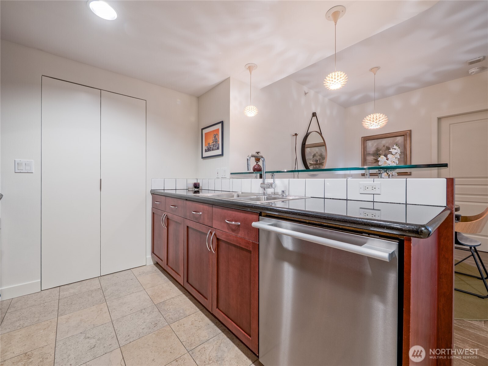 2929 1St Avenue #207, Seattle, WA 98121, photo 5 of 40