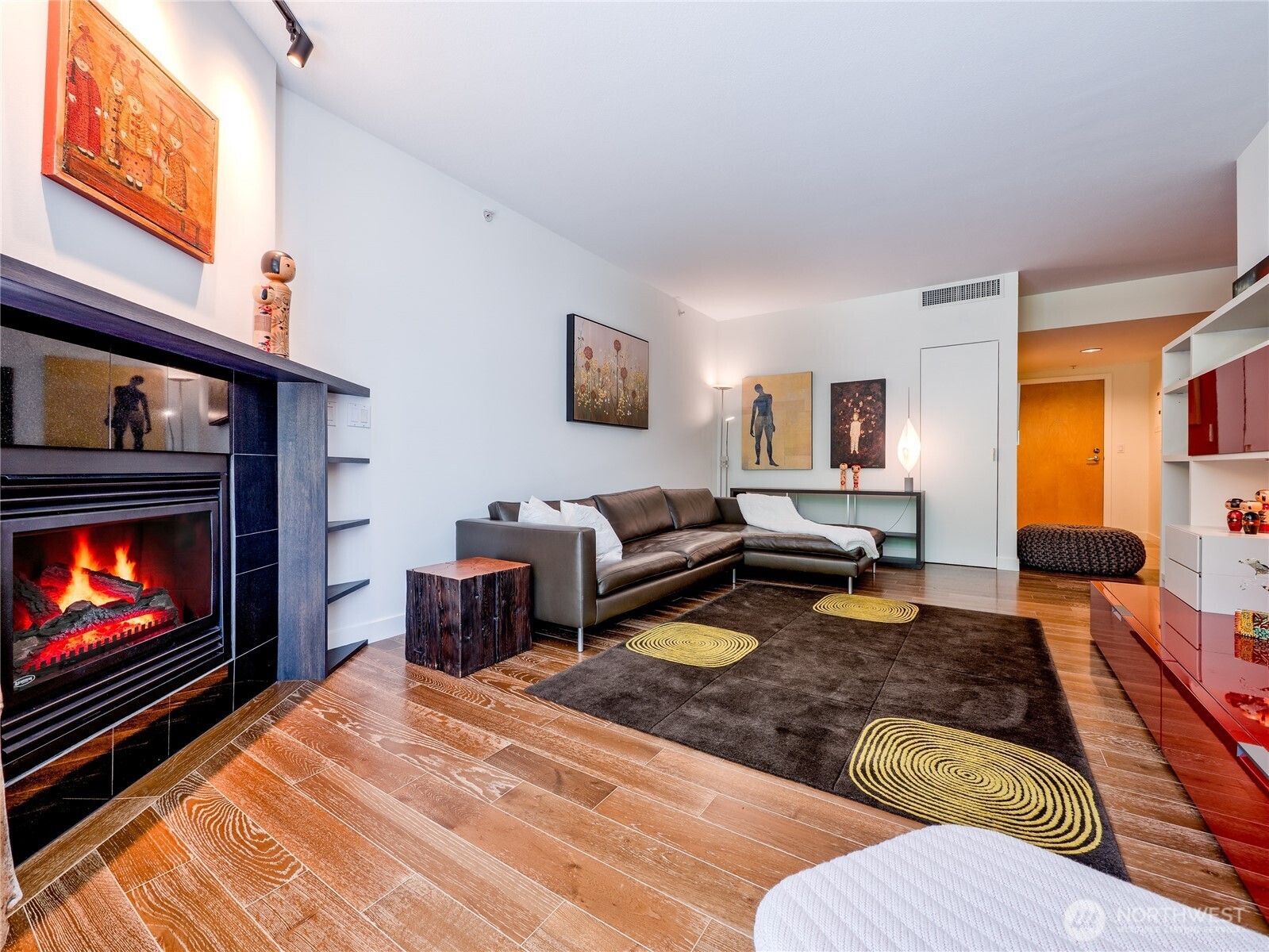 2929 1St Avenue #207, Seattle, WA 98121, photo 3 of 40