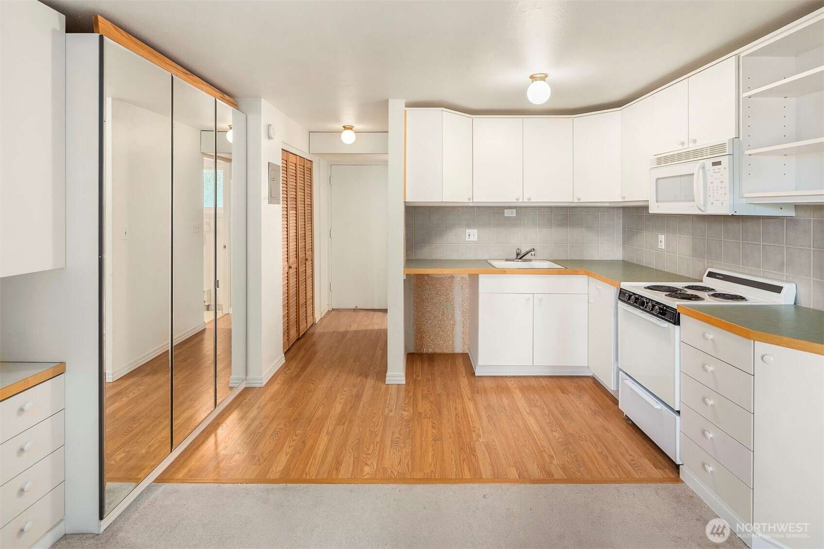 1810 43rd Avenue E #201, Seattle, WA 98112, photo 5 of 15