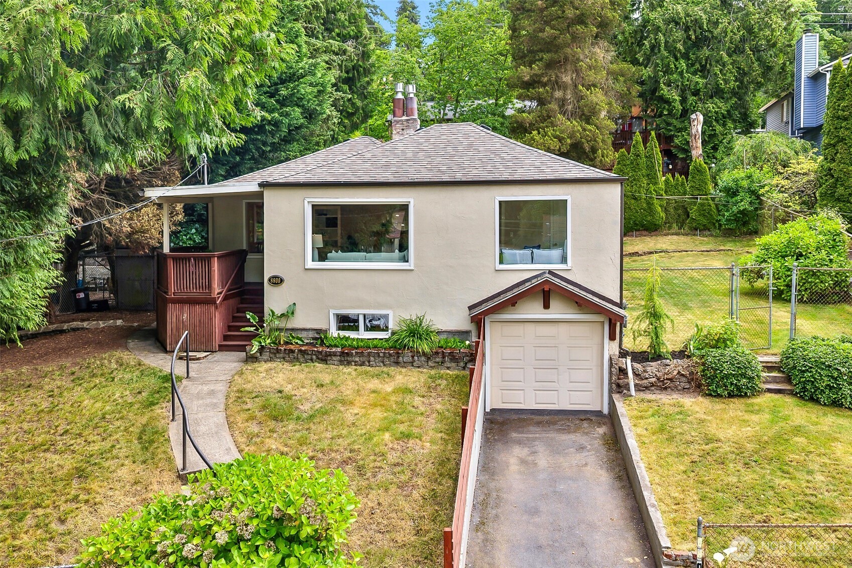 8800 Ravenna Avenue NE, Seattle, WA 98115, photo 2 of 2