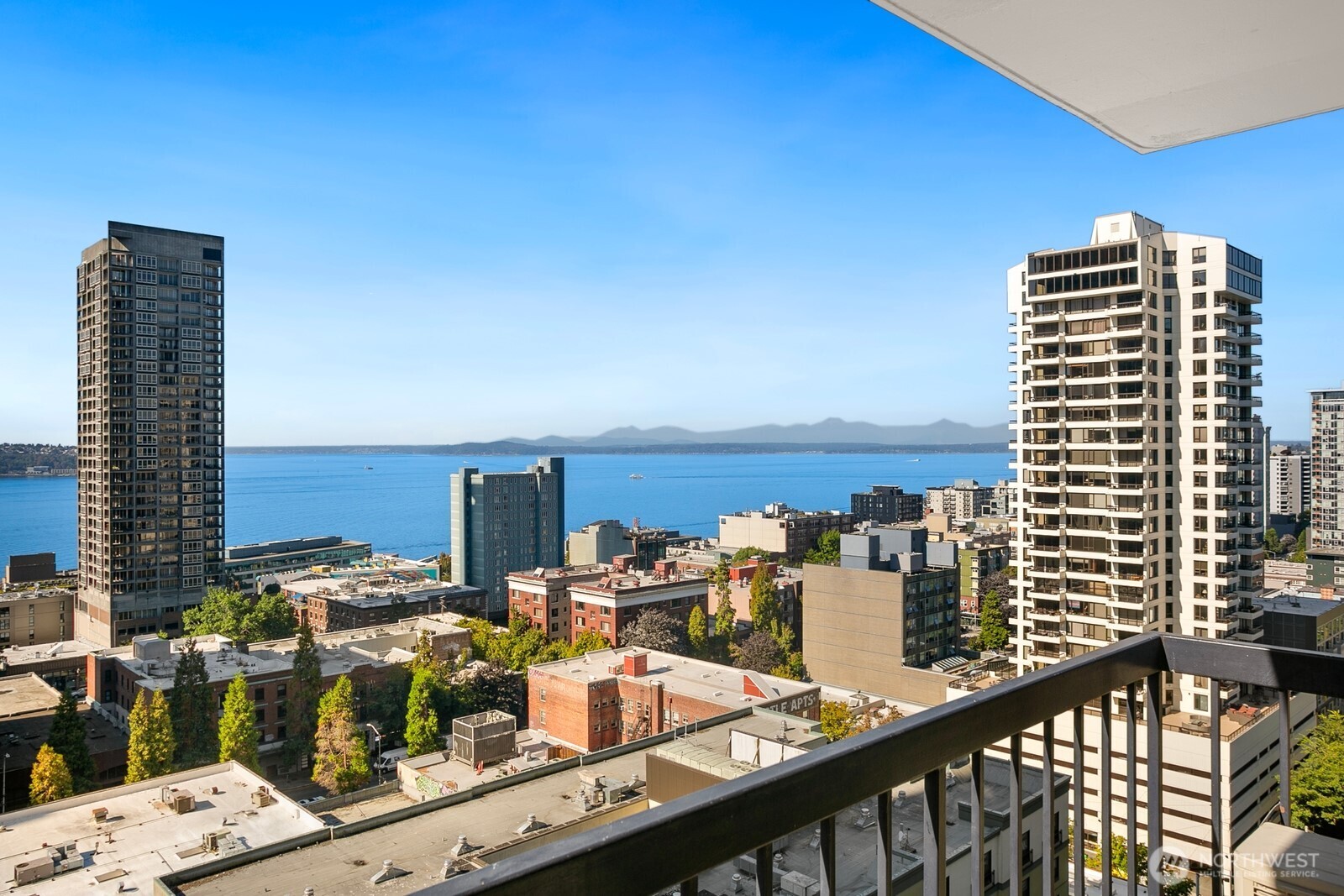 2100 3rd Avenue #1702, Seattle, WA 98121, photo 5 of 37