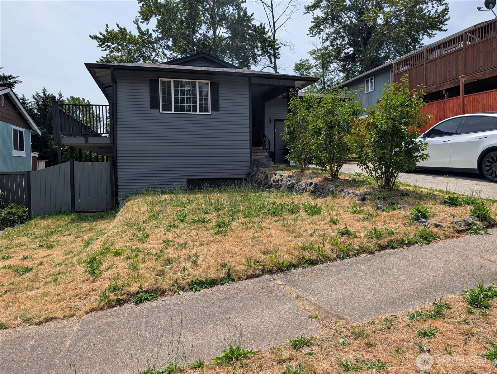1216 E 60th