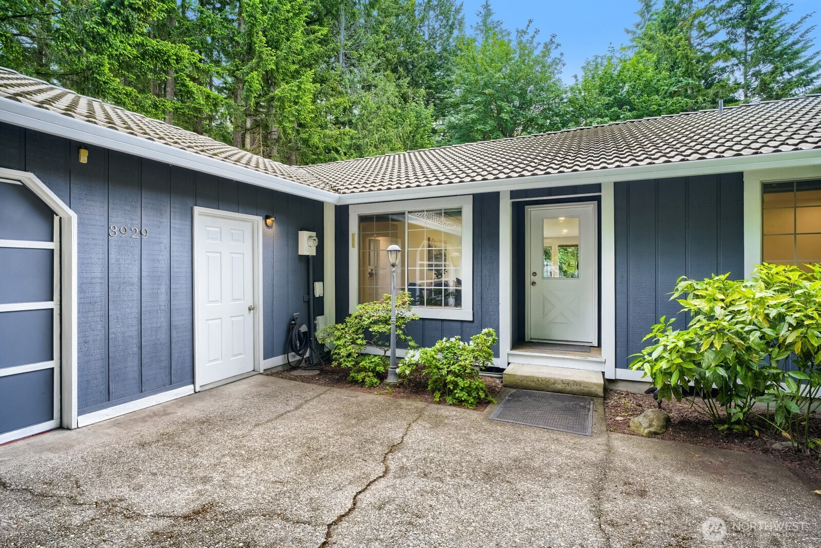 3929 Hoffman Court SE, Olympia, WA 98501, photo 2 of 4
