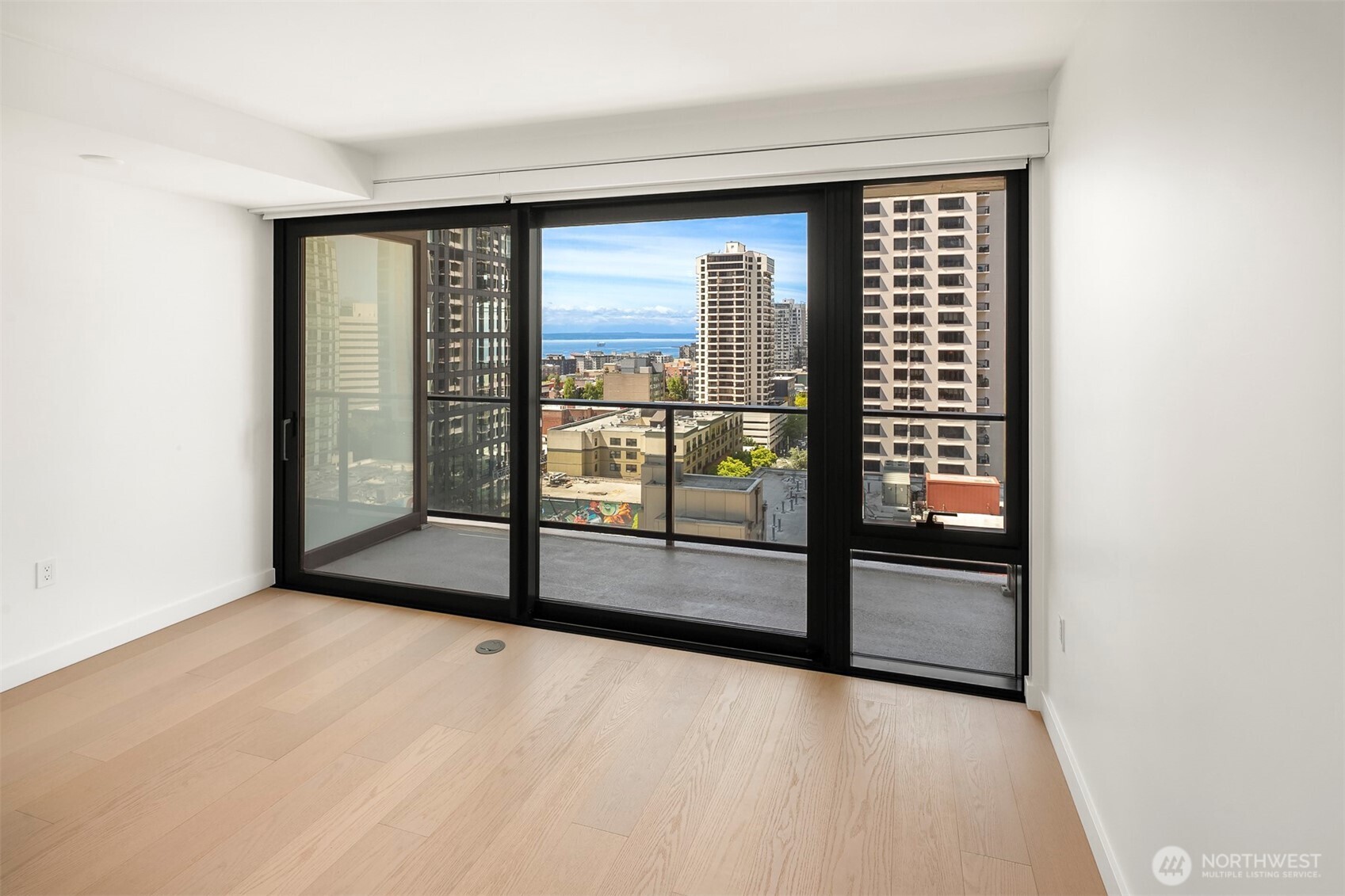300 Virginia Street #1113, Seattle, WA 98121, photo 2 of 39