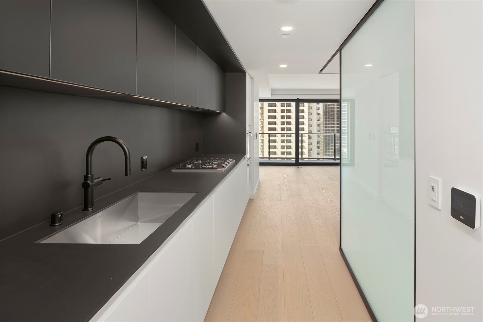 300 Virginia Street #1113, Seattle, WA 98121, photo 3 of 39