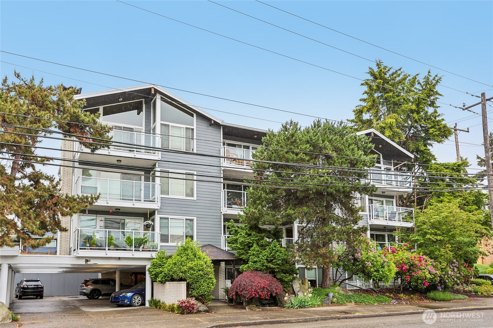 5249 40th Avenue NE #404, Seattle, WA 98105, photo 2 of 19