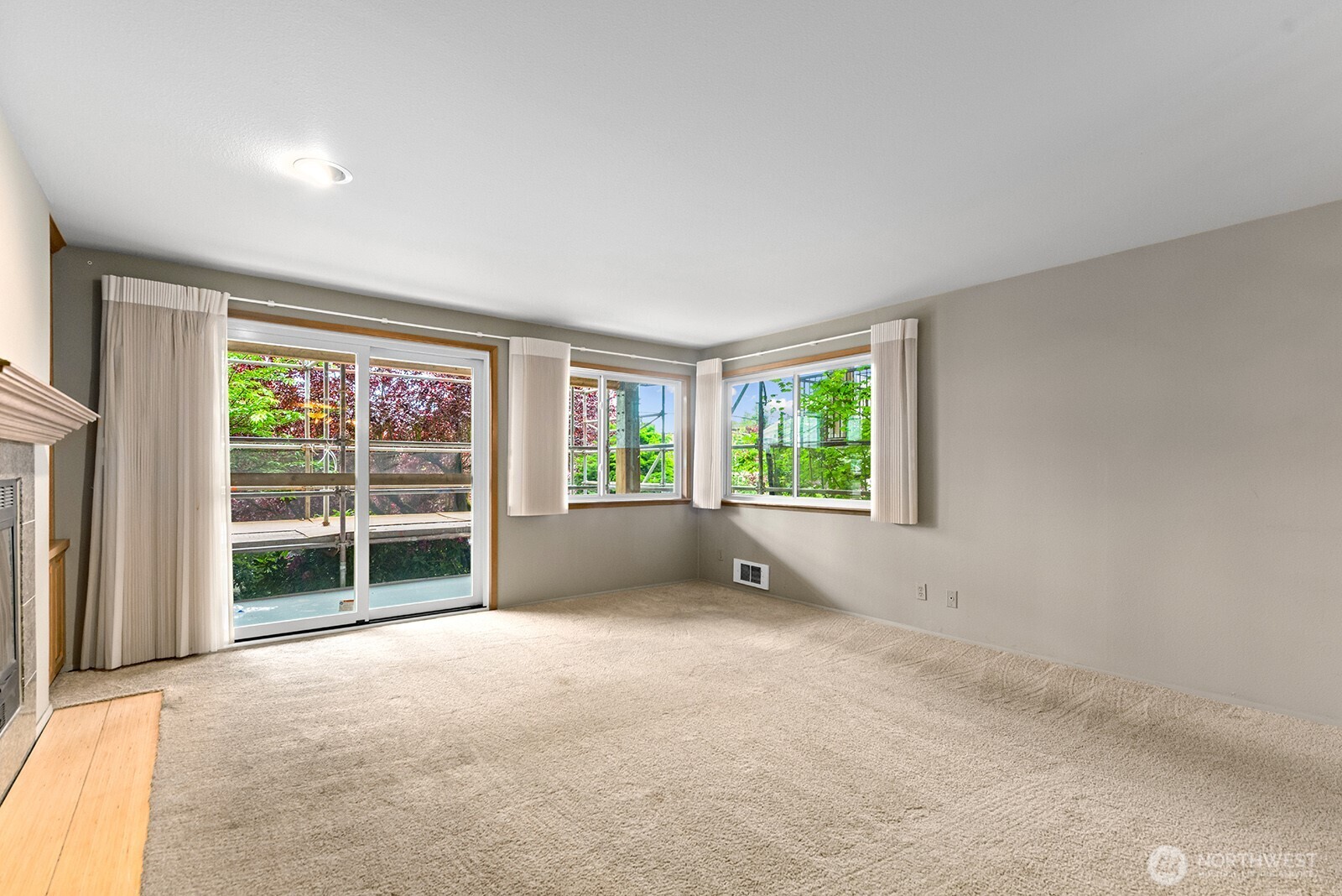 6920 California Avenue SW #11, Seattle, WA 98136, photo 4 of 33