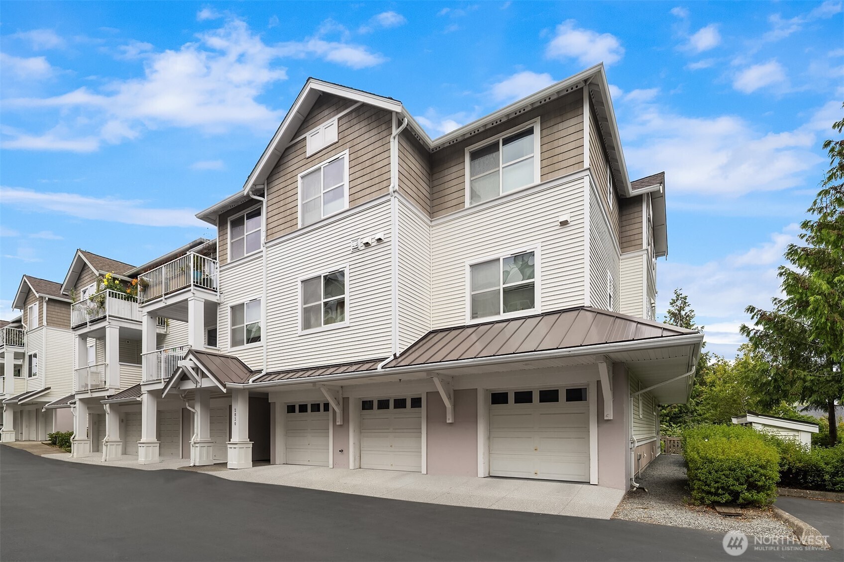 2830 SW Raymond Street #301, Seattle, WA 98126, photo 2 of 2