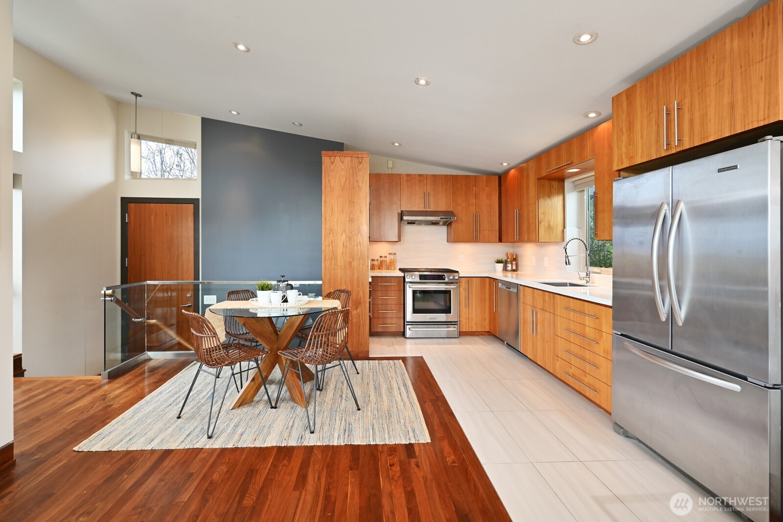 8218 2nd Avenue NE ##B, Seattle, WA 98115, photo 4 of 38